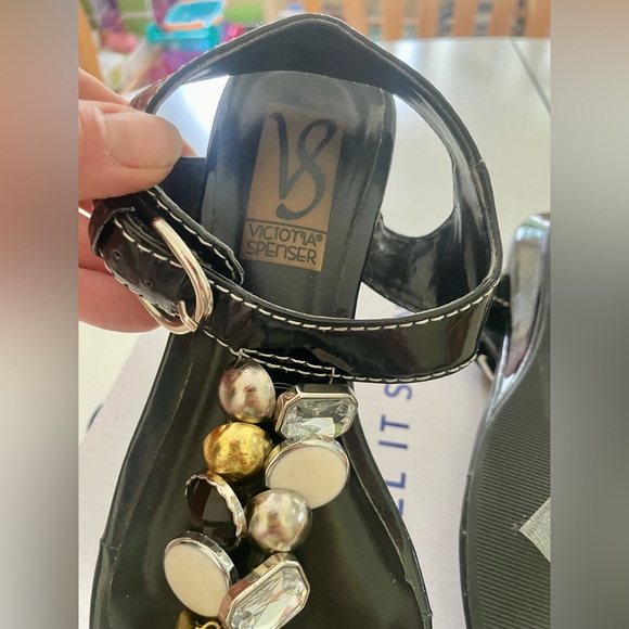 Victoria Spencer sandals - Picture 5 of 5